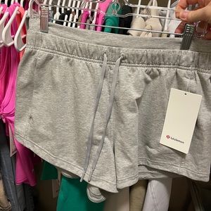 NWT Lululemon Inner Glow short 3”
